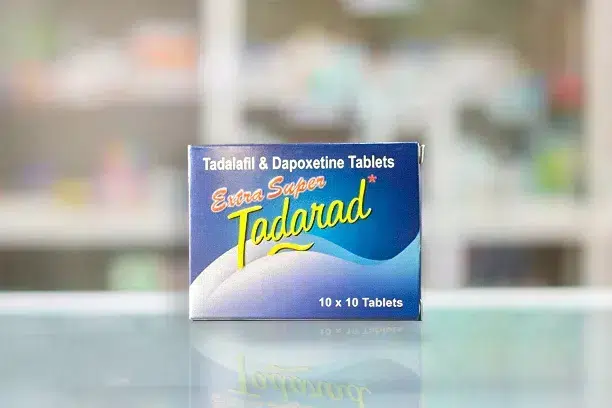 超級必利勁其實是必利勁的強化版本,主要用來治療男性早洩問題。它和普通的必利勁相比,劑量更高,藥效也更強。這款藥物的主要成分依然是達泊西汀,這是一種選擇性血清素再攝取抑制劑(SSRI),可以延長男性的性行為時間,減少過早射精的情況發生。
